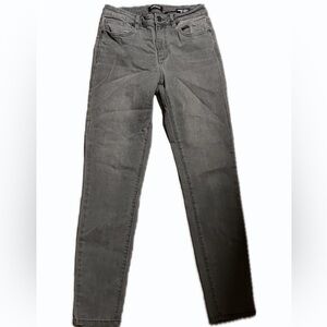 Mid rise skinny jeans